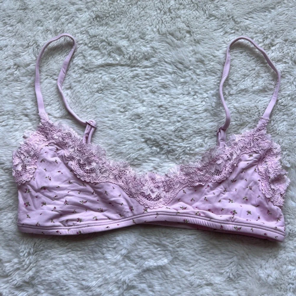 SKIMS bralette features
